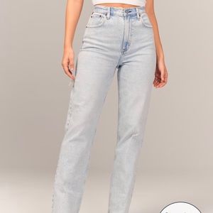 Abercrombie & Fit h Ultra High Rise Slim Straight Curve Love in 12 Long or 31 L